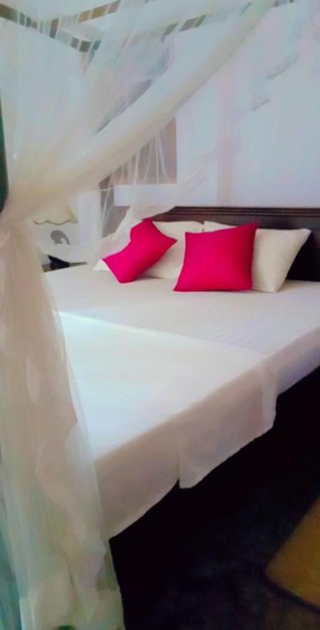 Shady Edge Hotel Unawatuna Kültér fotó