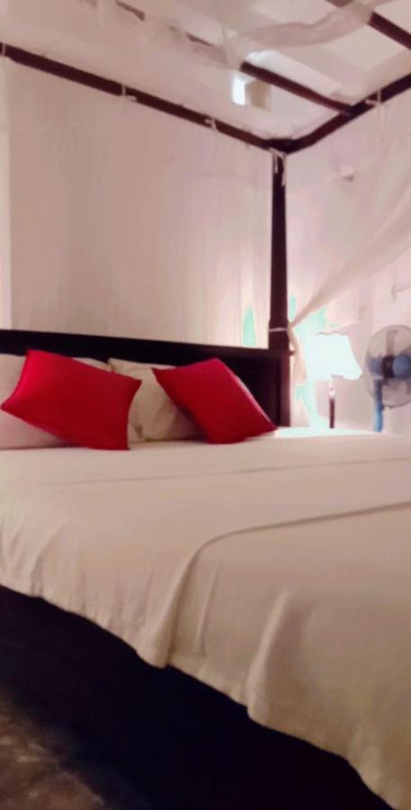 Shady Edge Hotel Unawatuna Kültér fotó